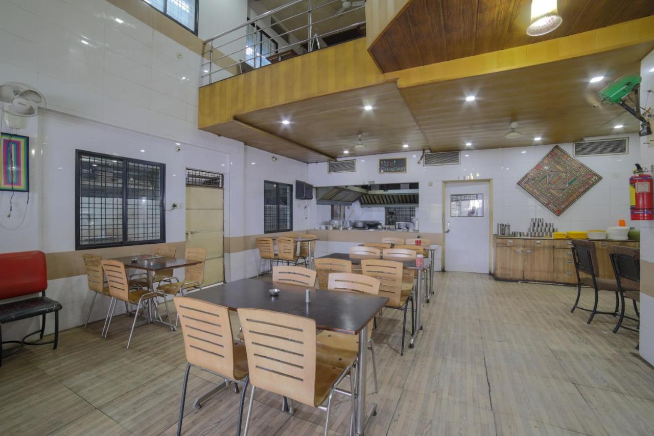 OYO Flagship 40999 Hotel Chandani Rāipur Extérieur photo