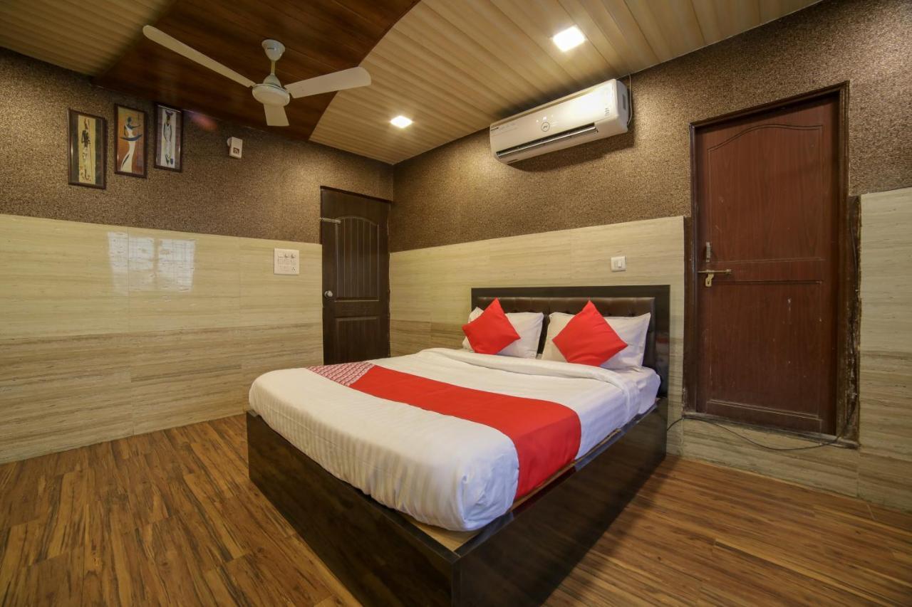 OYO Flagship 40999 Hotel Chandani Rāipur Extérieur photo